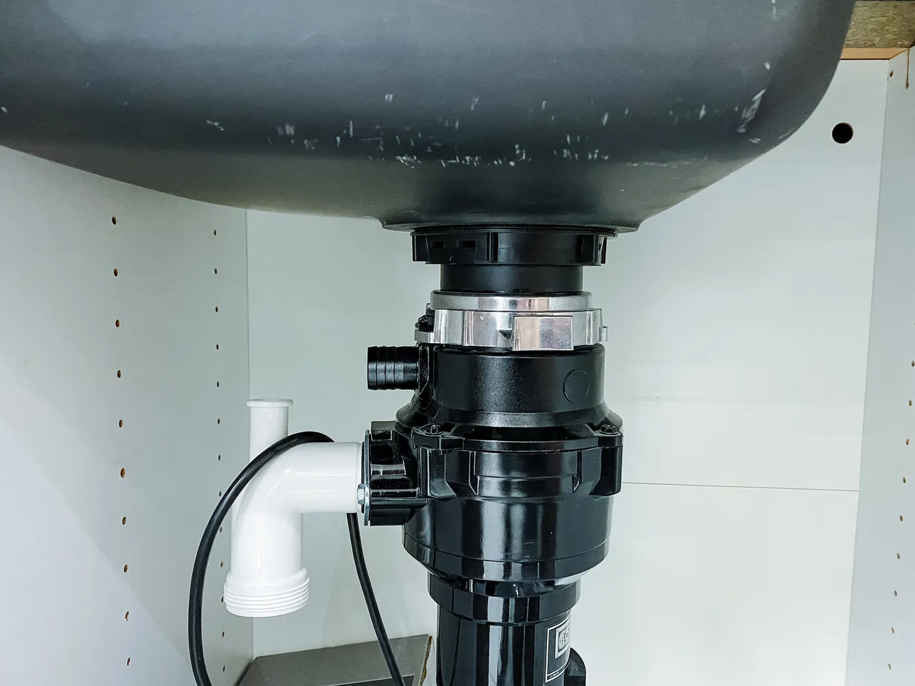 Water leak repair service for residential plumbing systems